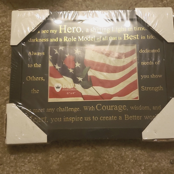 Picture frame - Picture 1 of 2